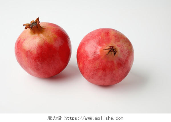 红色新鲜石榴水果美食背景图片